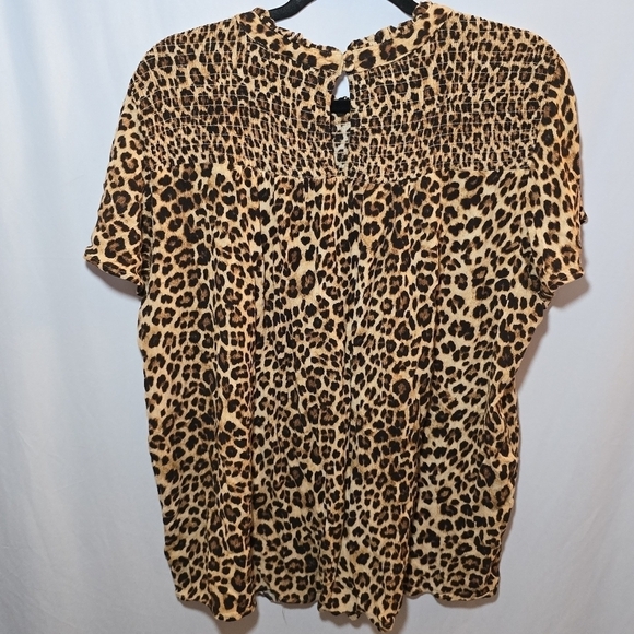 Torrid Leopard Print High Neck Flowy Short Sleeve Blouse Career Punk Elder sz 2X - Picture 5 of 8